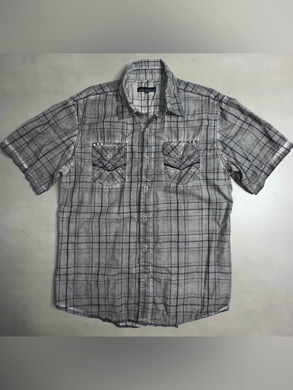 Affliction Black Premium Grey Plaid Short Sleeve Button-Front Shirt - L